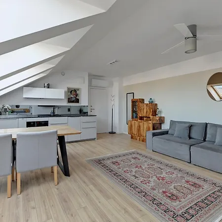 Gavra 02 Z Garazem *